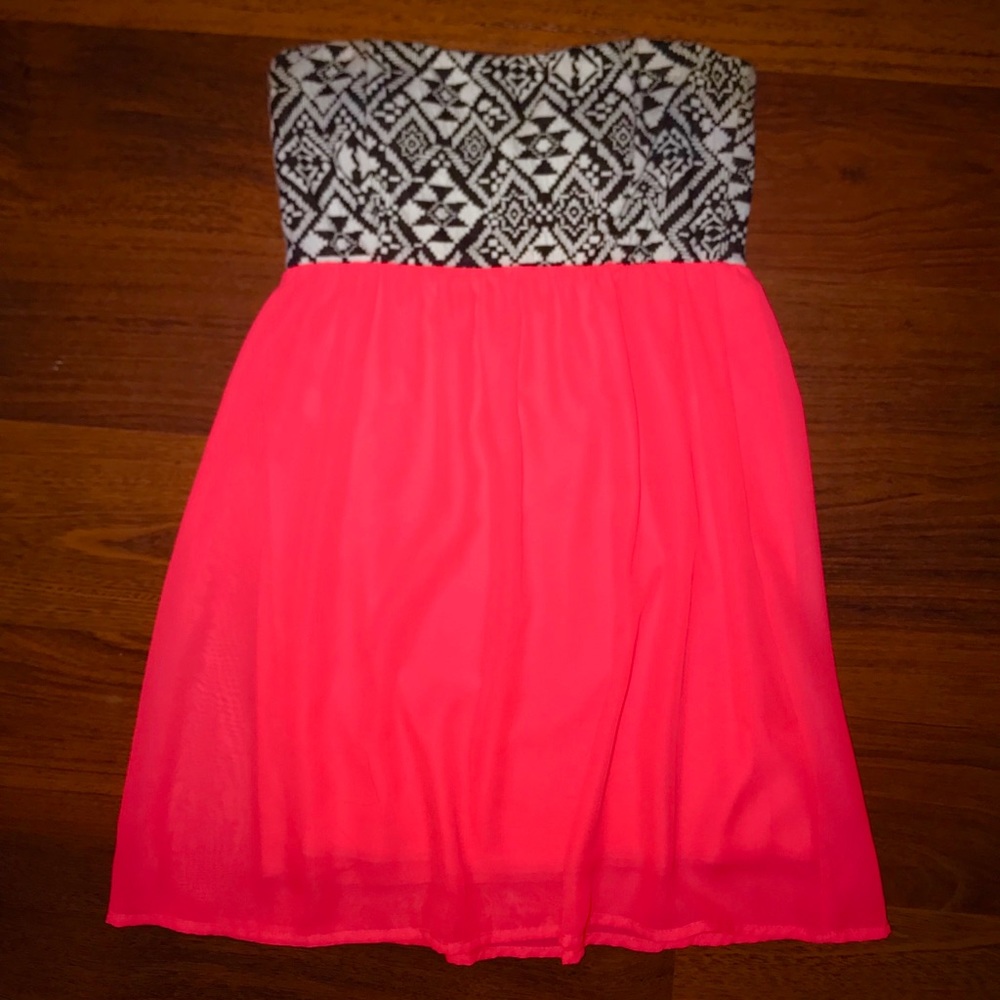 Strapless dress Aztec print